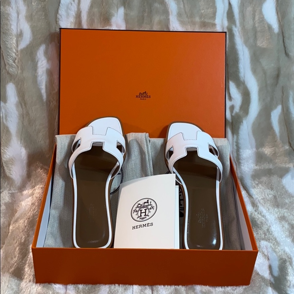 ❌SOLD❌Brandnew and Authentic Hermès Oran Sandals